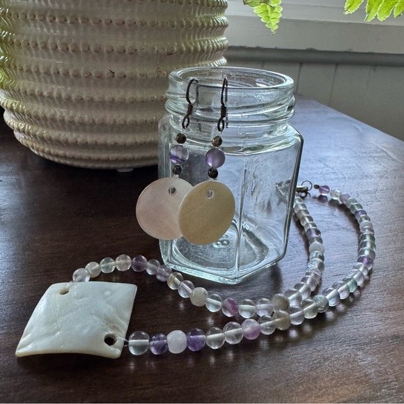 Fluorite & Shell Necklace + 925 Earrings Set - Picture 3 of 6